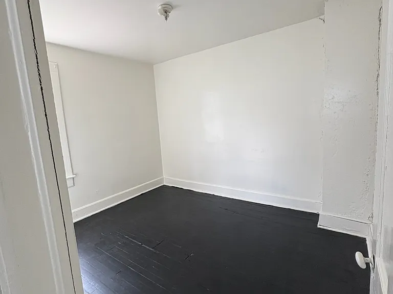 623 Crown Ave — Photo 10