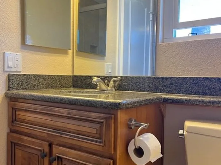 1940 Maple Ave #105 — Photo 23
