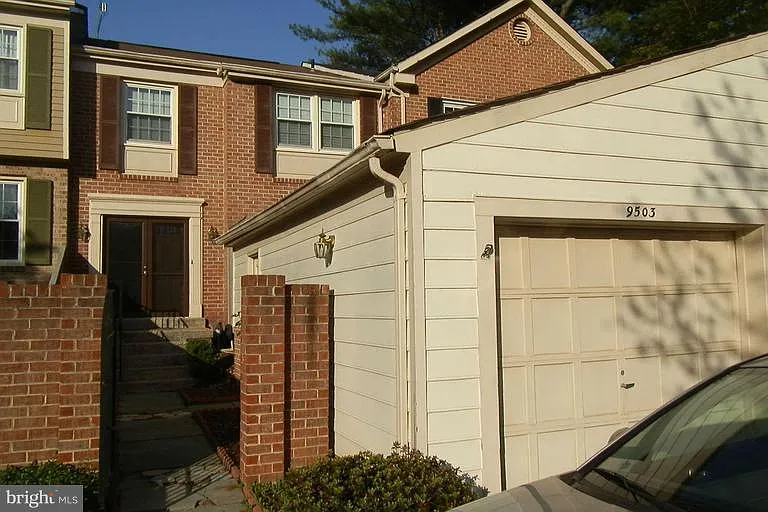 3 bed, 4.0 bath, 2652 sqft, $3,100 — Photo 1