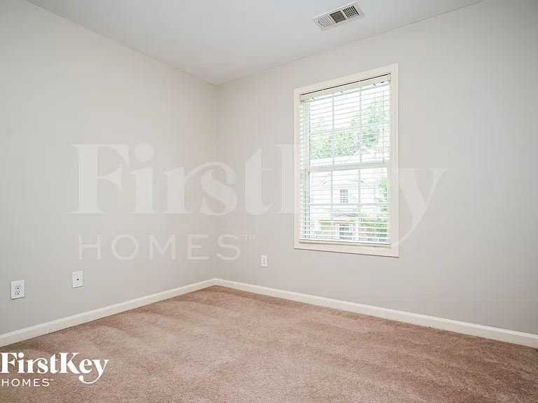 2501 Freemont St — Photo 15
