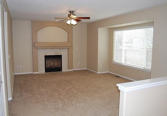 Family Room/Fireplace