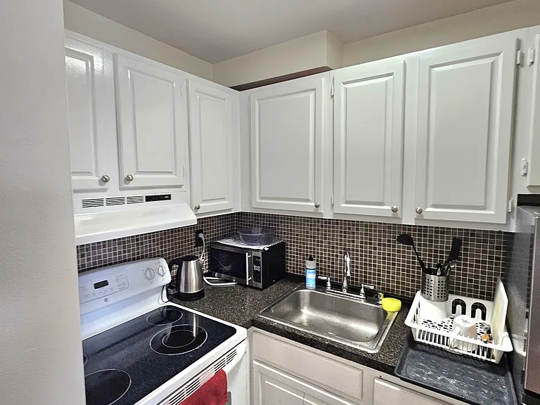100 York St #17K — Photo 3