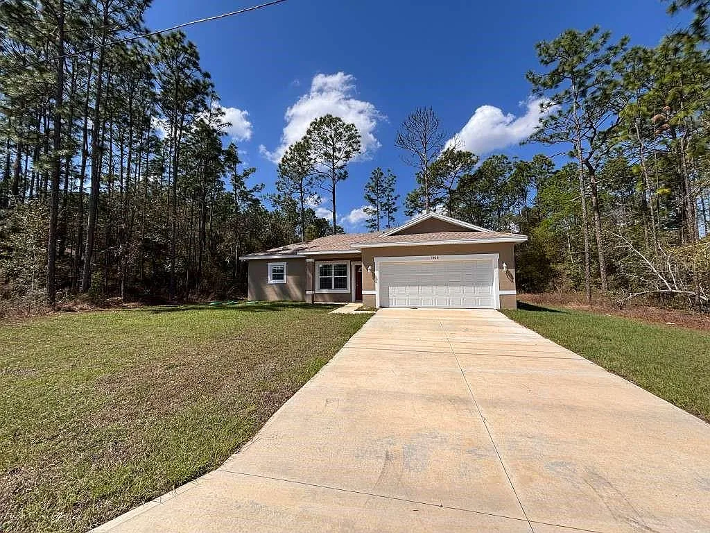 4 bed, 2.5 bath, 1551 sqft, $1,800 — Photo 2