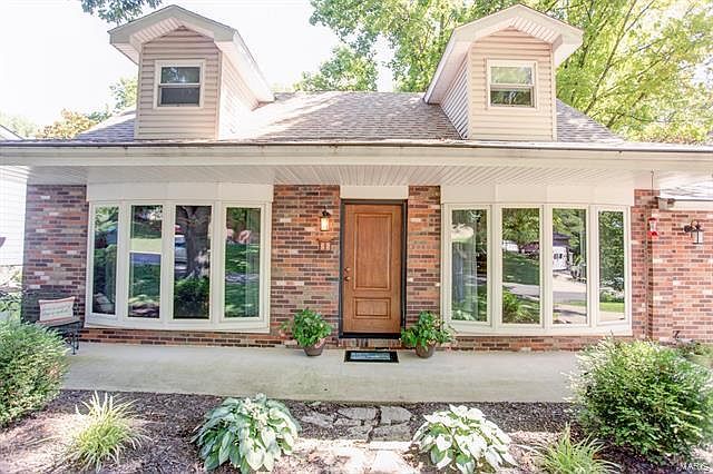 1st image of 25 Hickory Hill Ln