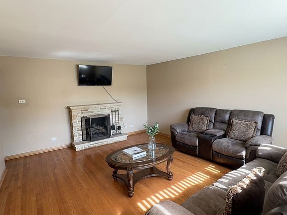 2nd image of 14504 Ellis Ave