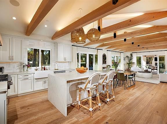 4th image of 6727 Las Colinas