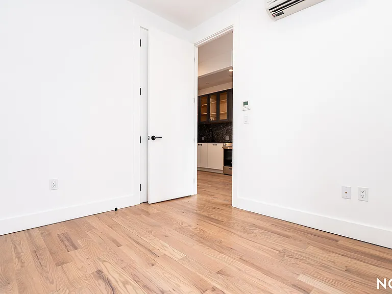 228 N 7th St #203 — Photo 5