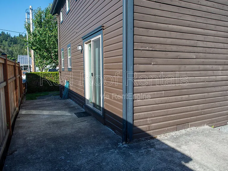 211 Varner Ave NE #2 — Photo 8