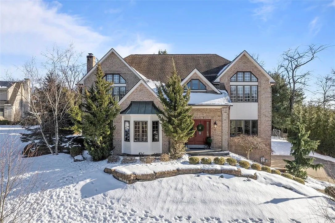 10495 Olde Villa Dr photo 1
