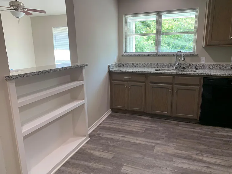 723 Bailey St — Photo 10