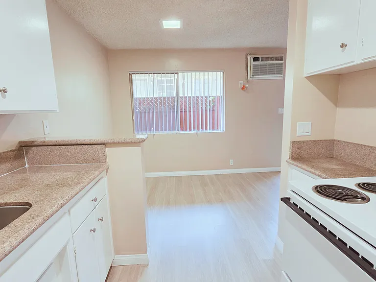 1815 Fremont Ave — Photo 7