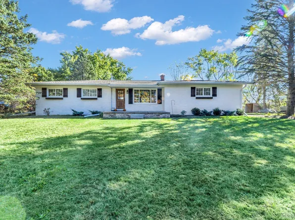 3330 N Tipsico Lake Rd, Highland, MI 48357