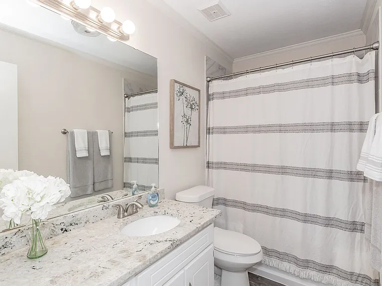 340 Gloria St — Photo 26