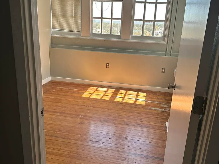 125 Oak St #104 — Photo 4