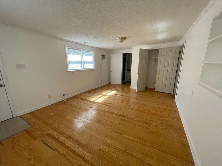 104 Brock St — Photo 30