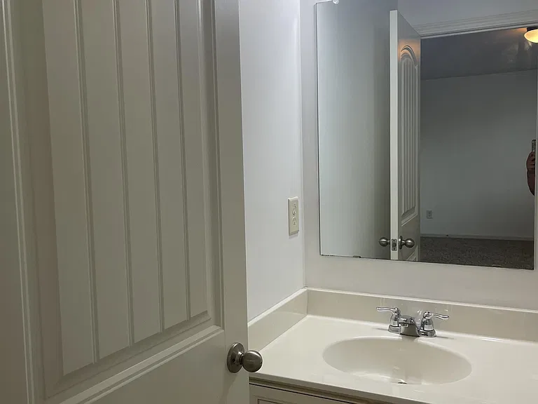 765 Westmoreland Ln — Photo 19