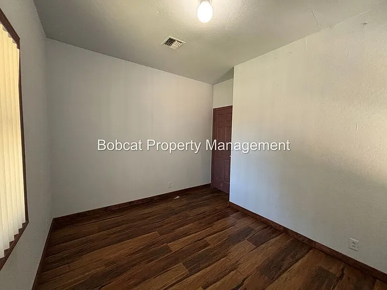 1015 US Highway 395 N #A — Photo 23
