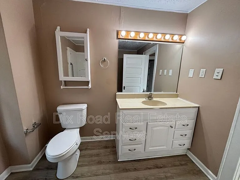 1903 Tytus Ave — Photo 20