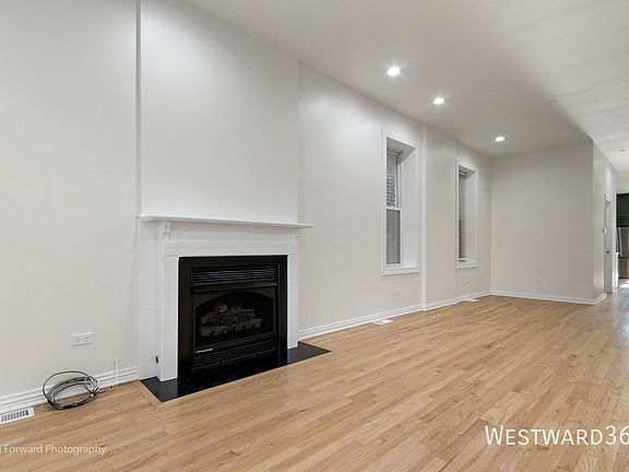 2nd image of 1138 N Winchester Ave
