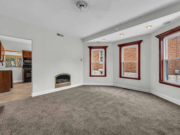 3940 Delmar Ave — Photo 5