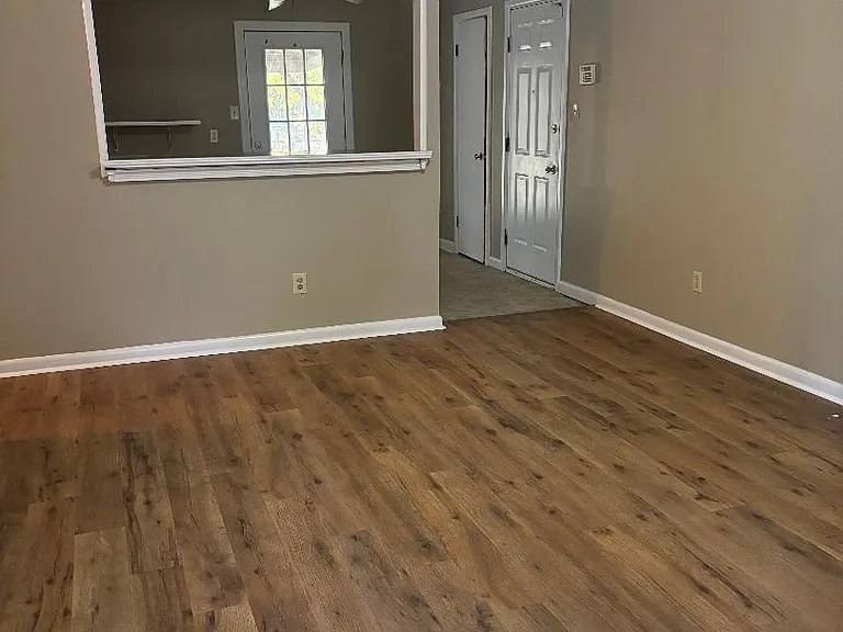 1400 W College Ave — Photo 2
