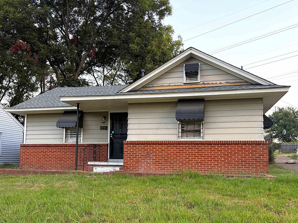 1st image of 2716 Dwight Rd