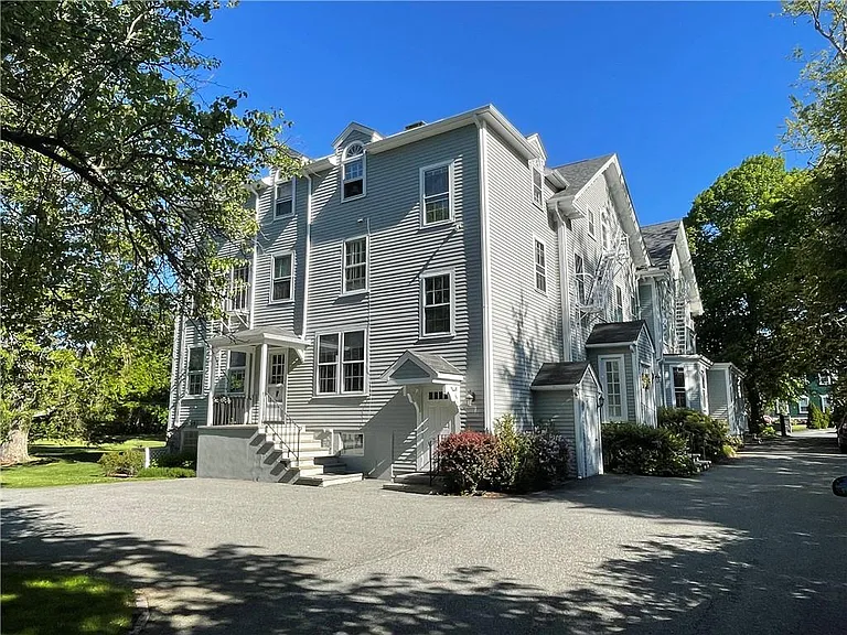 141 Narragansett Ave #2B — Photo 5