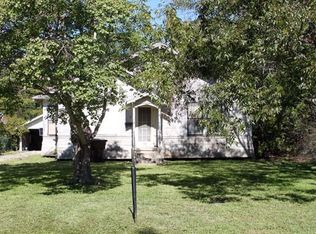 915 Maple St, Lockhart, TX 78644