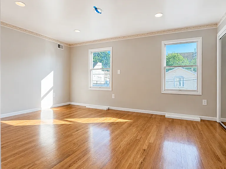 149 Clinton Ave — Photo 7
