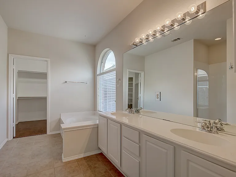 2609 Monroe Dr — Photo 18
