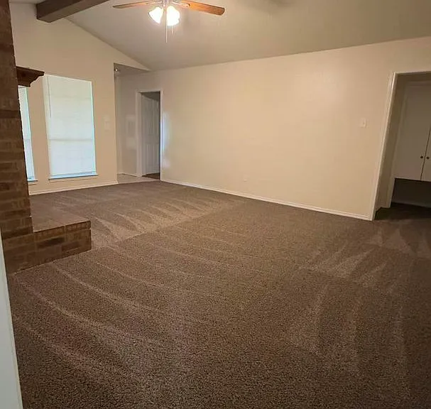 212 Darrin Dr — Photo 2