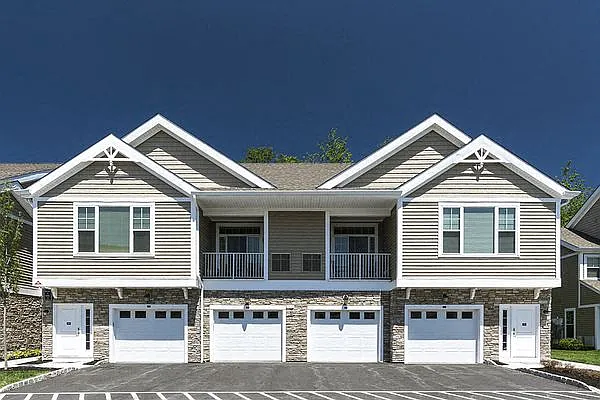 Woodmont Knolls — Photo 3