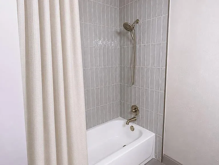 206 N Main St — Photo 13