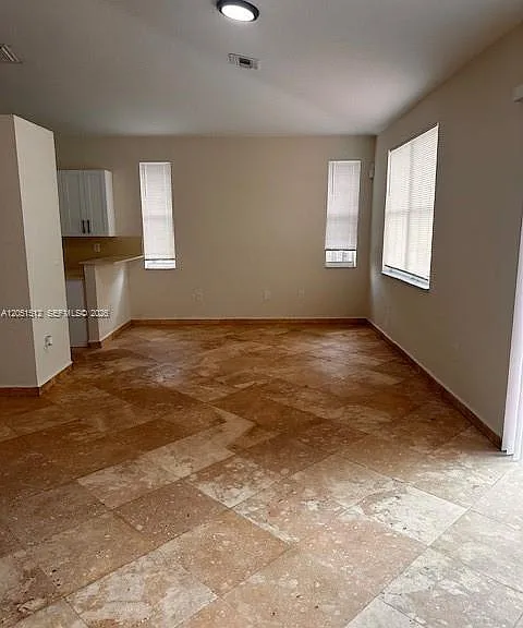 21733 Ingraham Ave — Photo 6