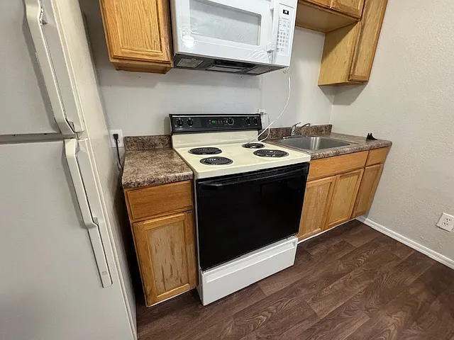 2238 E Taylor St — Photo 1