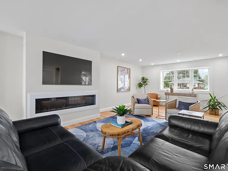 18 Belaire Mnr — Photo 12