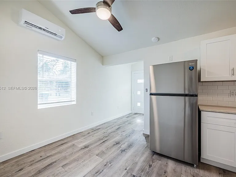4504 Oakley St #B — Photo 10