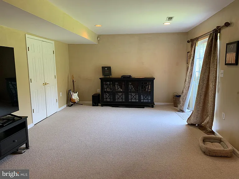 17090 Anns Brook Ct — Photo 20