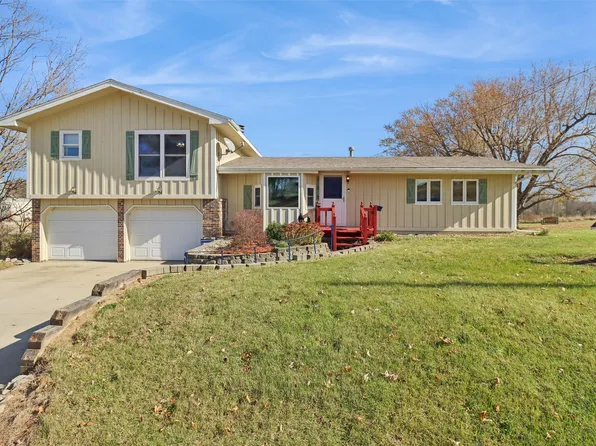 109 S West Ave, Lacona, IA 50139