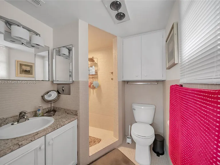 4613 SE 5th Ave #210 — Photo 13
