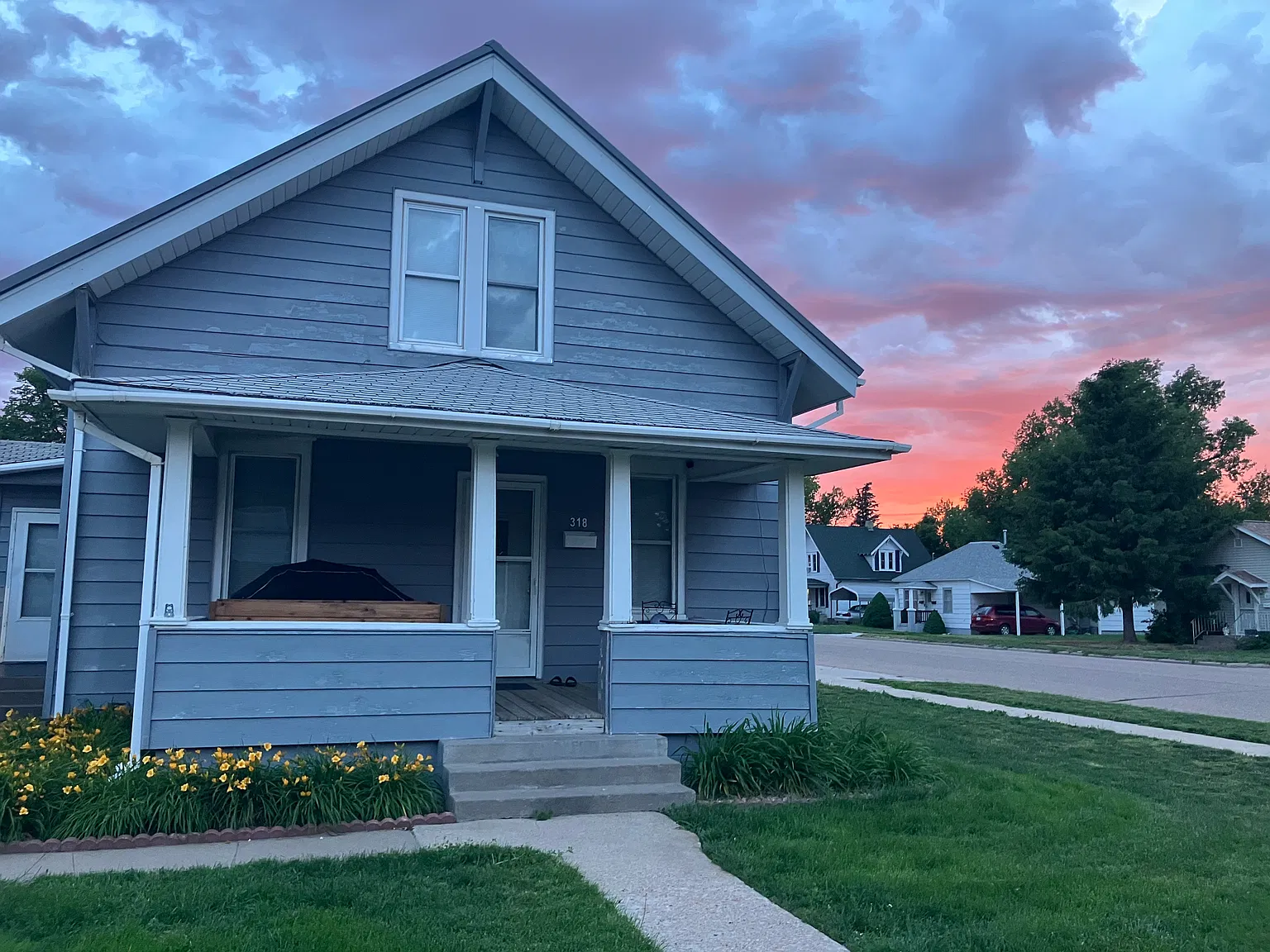 2 bed, 1885 sqft, $950 — Photo 1