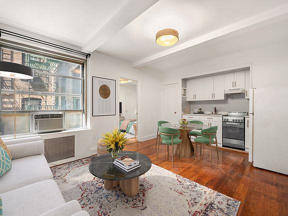 3rd image of 325 W 45th St APT 620