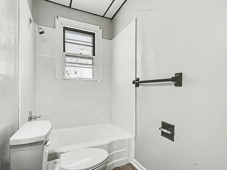 427 Kolping Ave #427 — Photo 10