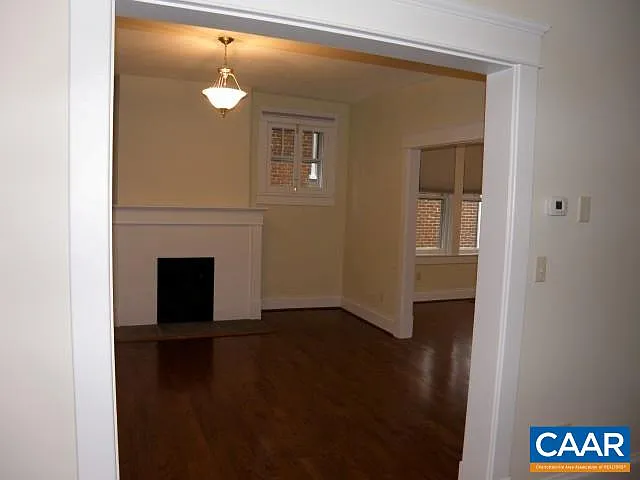 3 bed, 2.5 bath, 2600 sqft, $2,500 — Photo 4