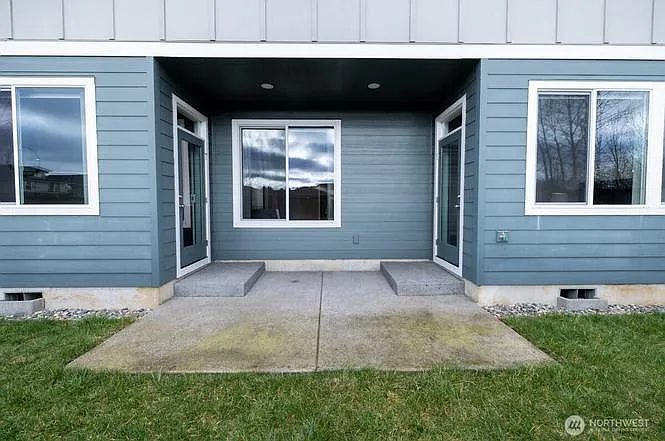 10705 NE 99th St — Photo 34
