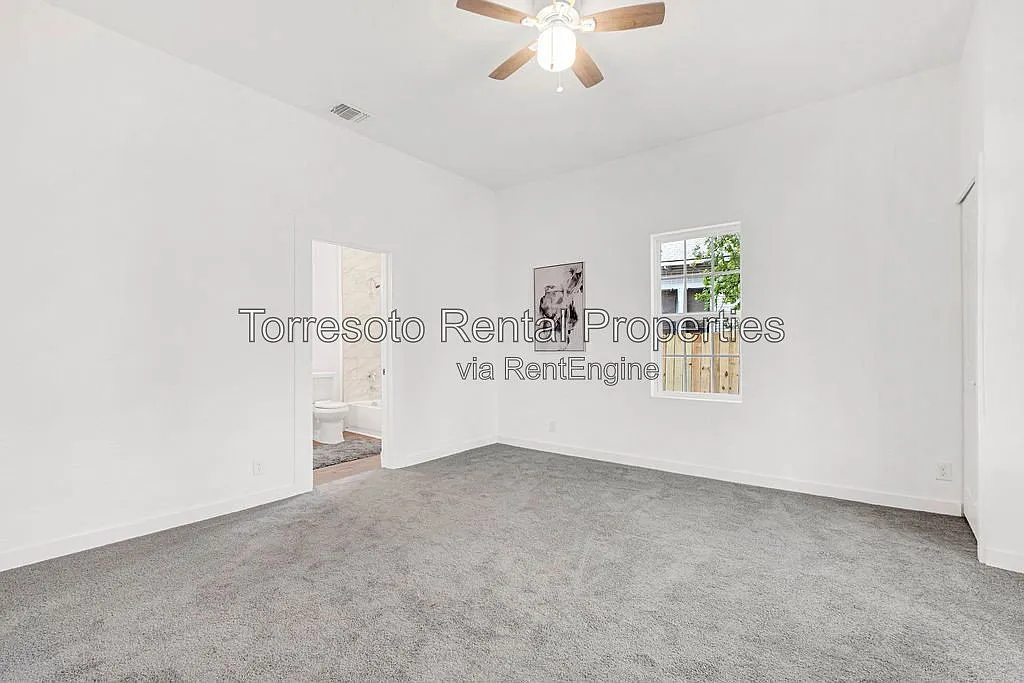 3 bed, 2.0 bath, 1176 sqft, $1,500 — Photo 2