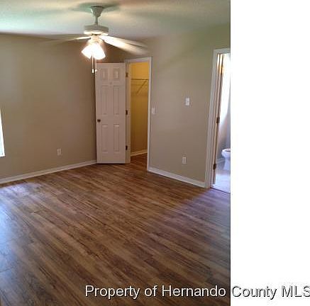 3rd image of 513 N Oakhill Ct