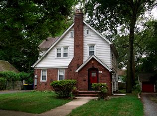 482 Wyndham Rd, Teaneck, NJ 07666