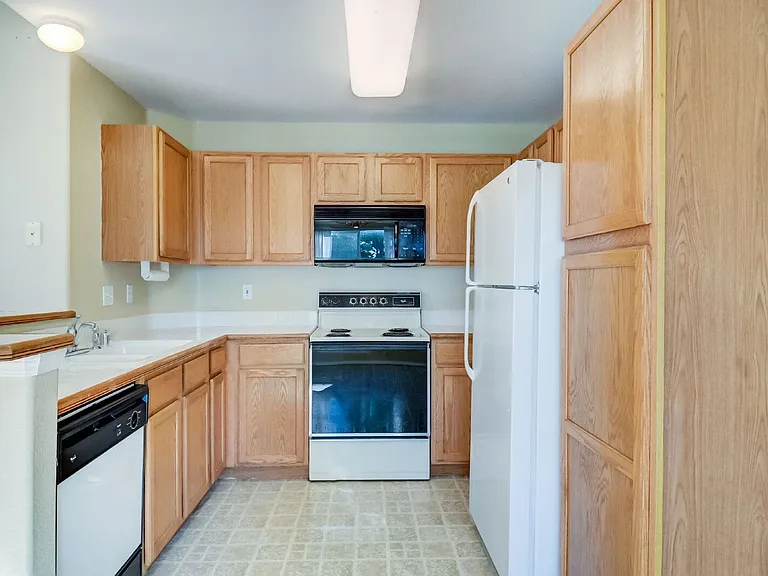 3855 Strawberry Field Grv #D — Photo 8