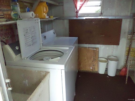 LAUNDRY AREA